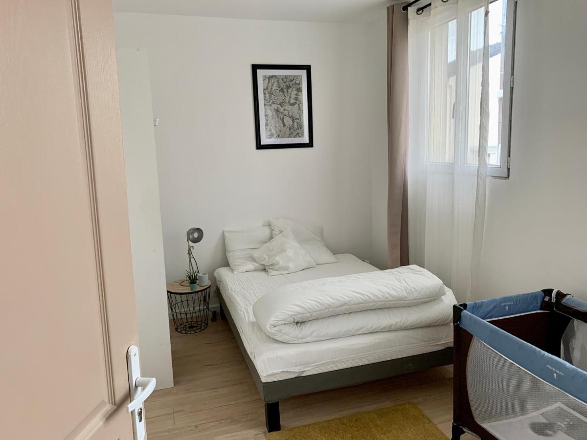 Agréable maison avec parking gratuit sur place. Saint-Denis  Exterior foto